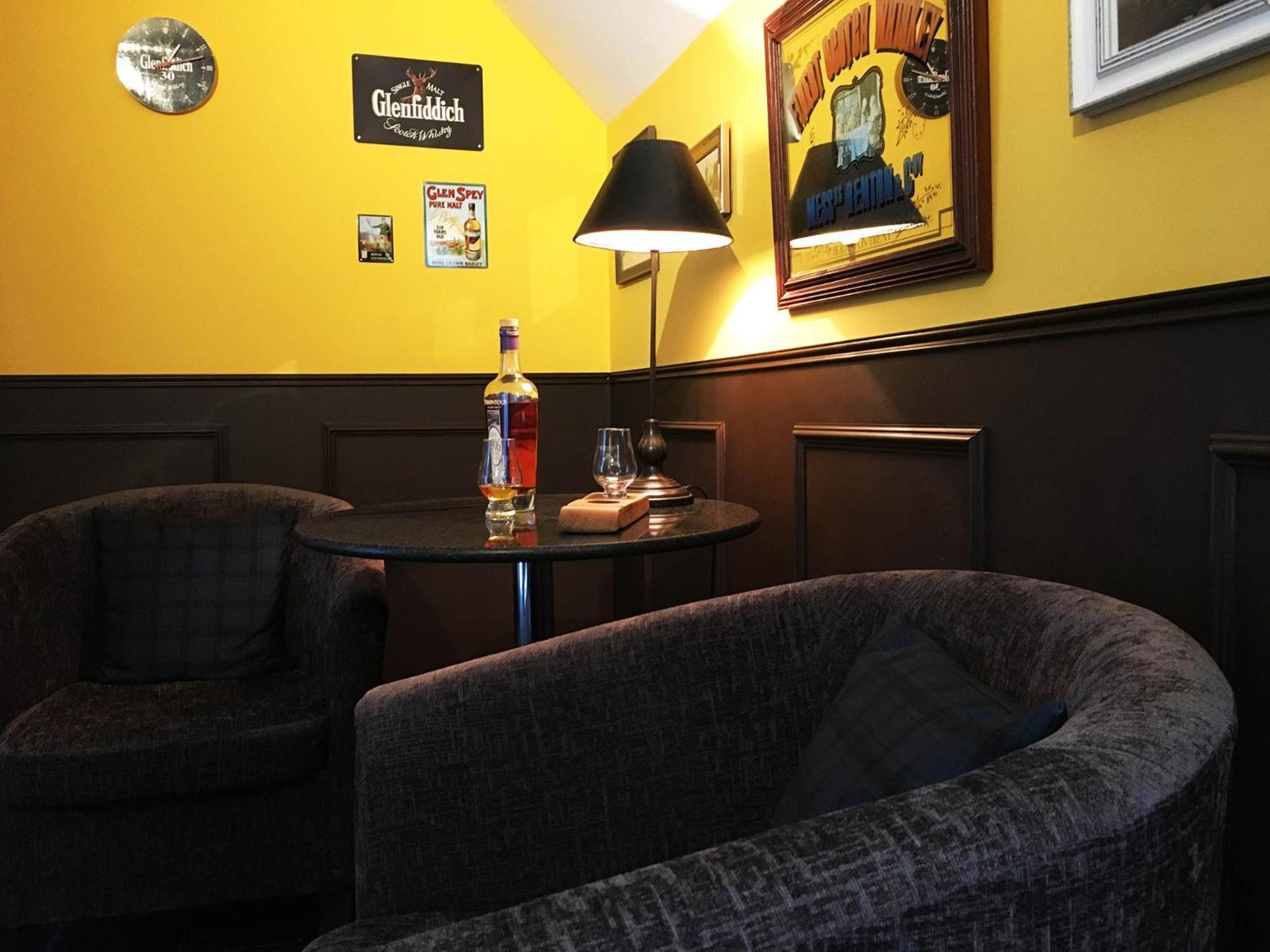 دوفتاون The Gables Whisky B&B الغرفة الصورة